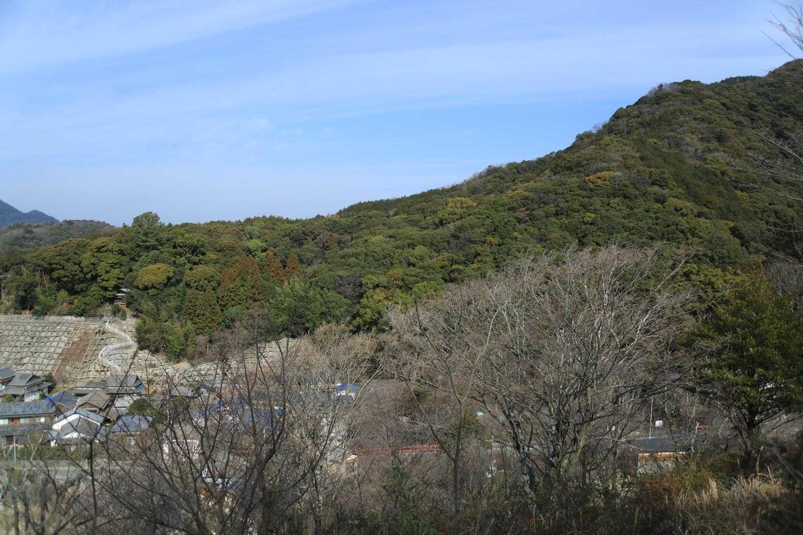 つづら折りで一気に高度が上がる