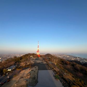 展望台からテレビ塔(今はテレビではないのかな？)から平塚