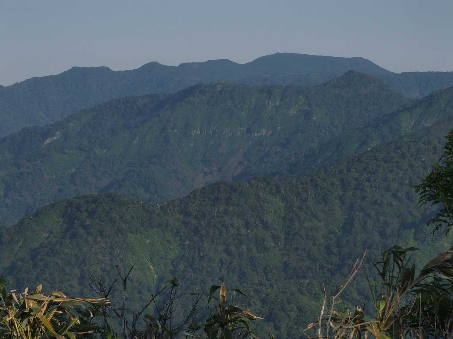 珊内岳方向。