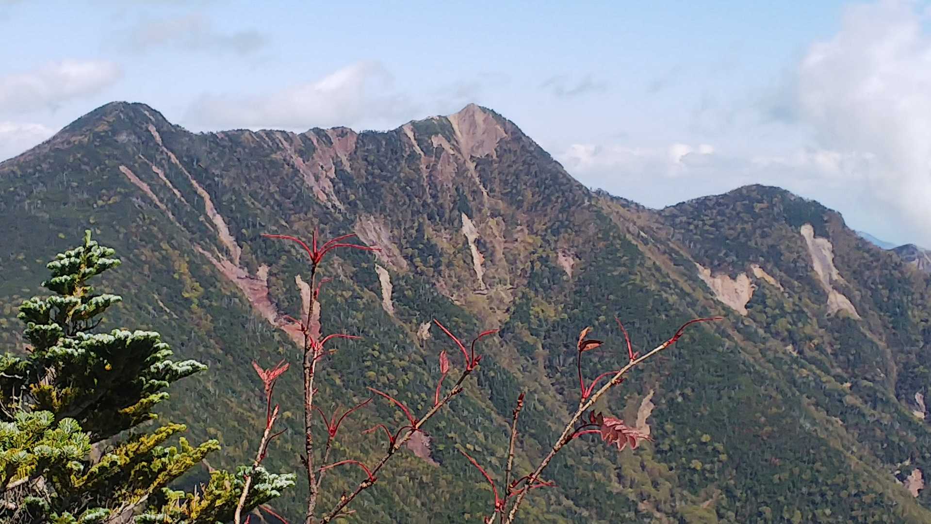 左から、小真名子山、女峰山、赤薙山です⤵️