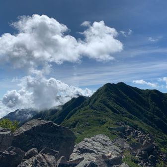 雲に隠れる寸前のオベリスクパチリ