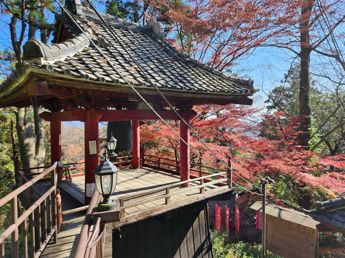 行道山バス停-浄因寺-行道山-大岩山-黒岩山-両崖山-鏡 縦走コースの写真