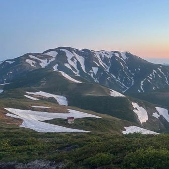 狐穴小屋と以東岳
この景色が1番好きだ❤️