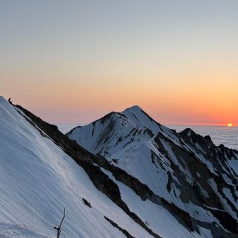 主稜線を縦走する人が見えました