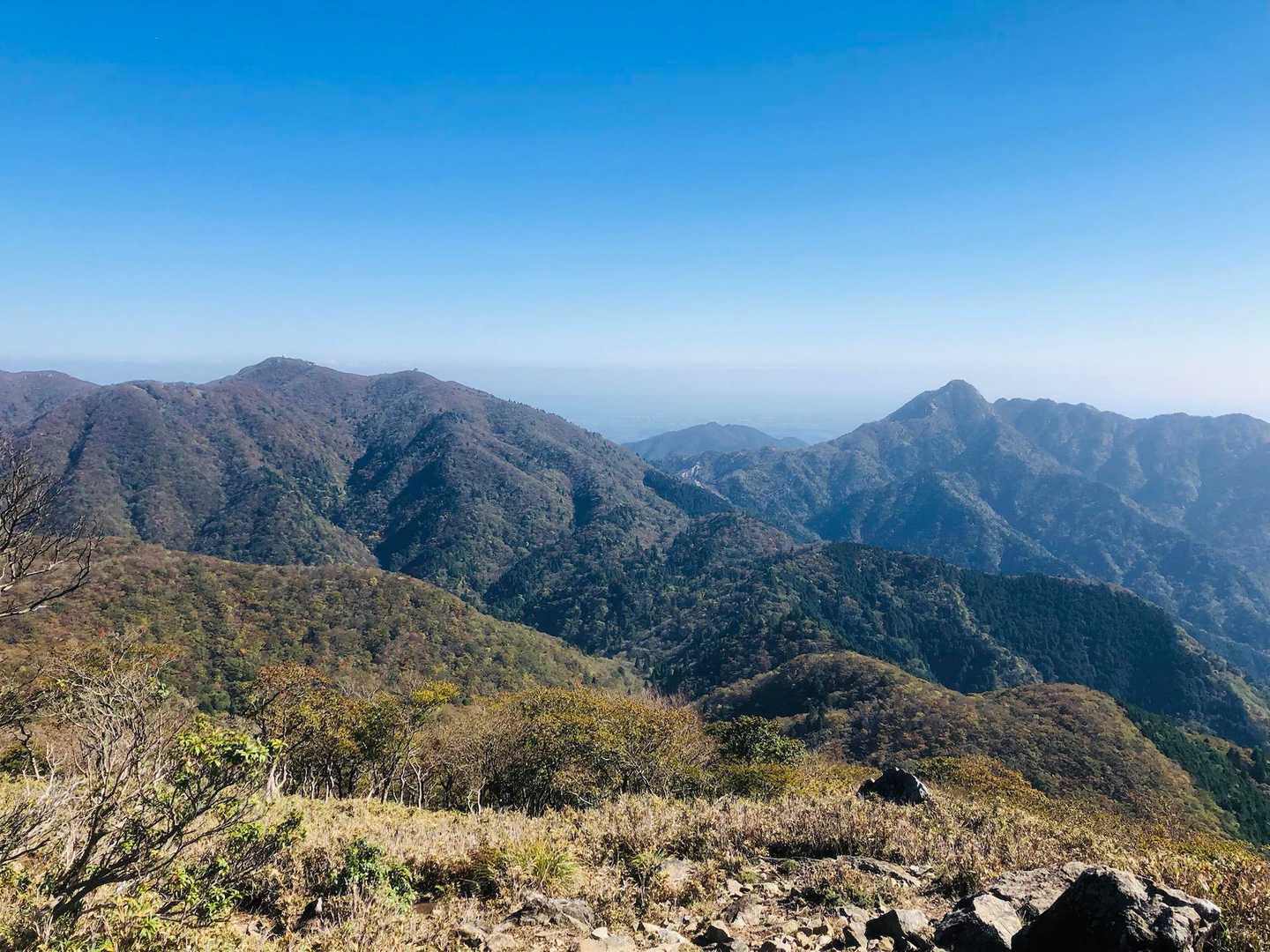 山肌も徐々に色づいて