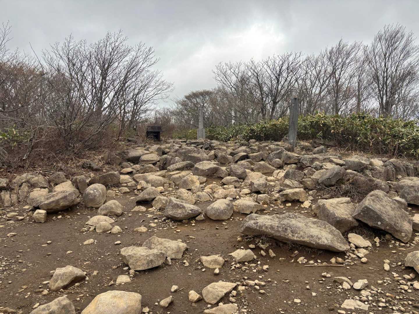 お分れ峠-泉ヶ岳-北泉ヶ岳 周回コースの写真