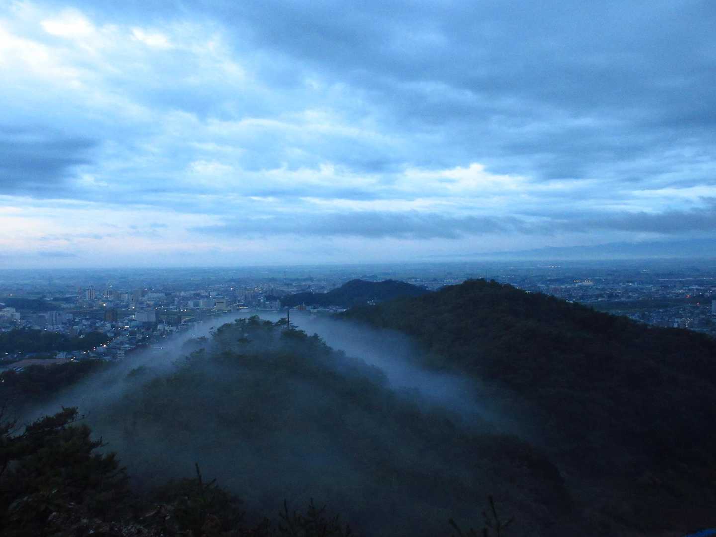 登山道からの景色[明石山山頂～両崖山展望台]