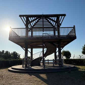 階段のカーブが美しい展望台へ