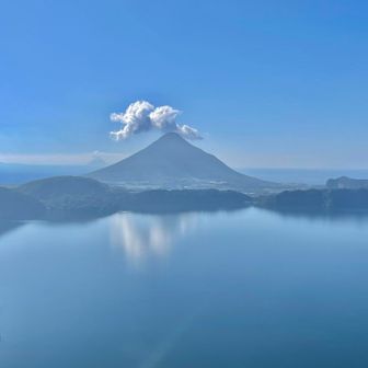 風もなく
池田湖に雲が写ってた♡