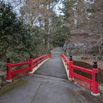 赤色があせない橋