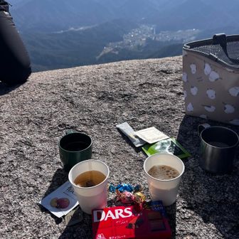 夕陽岳山頂で珈琲タイム☕️
景色を眺めながらのコーヒーに癒されます