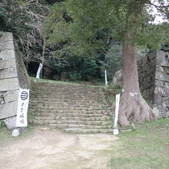 二の丸虎口より