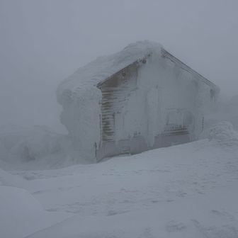 大岳避難小屋～