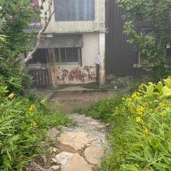 山荘から少し登った場所にありました
景色は分かりませんが💦