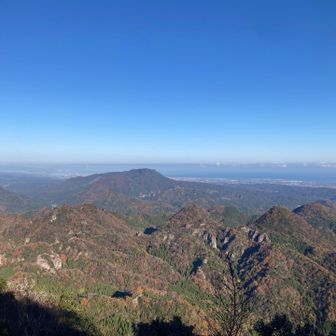 雲ひとつない青空が広がります