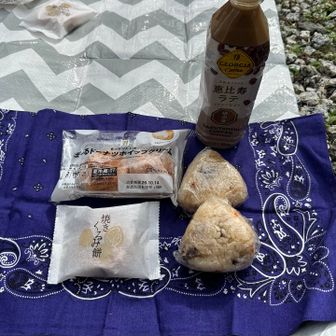 境内を出てご飯time🍙😋