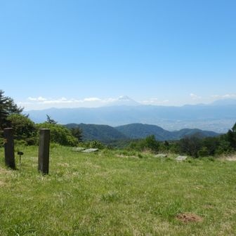 山頂は広くて快適💯✨️
ベンチシートもあります😊