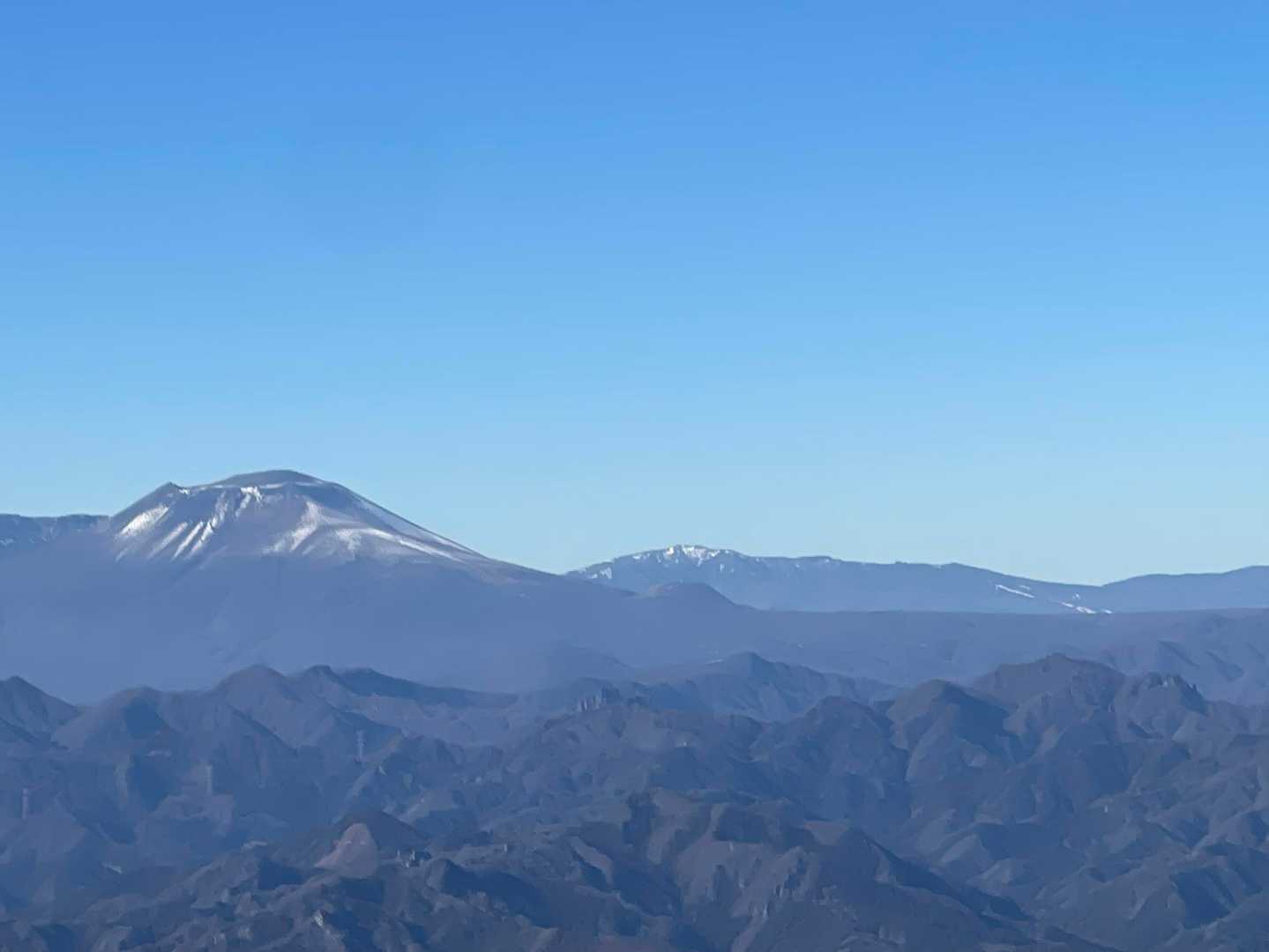 小浅間山が、浅間山のデベソの様に見える🤭可愛いー💕