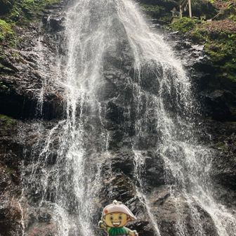 ハレ坊👷滝に打たれる♪♪♡♡