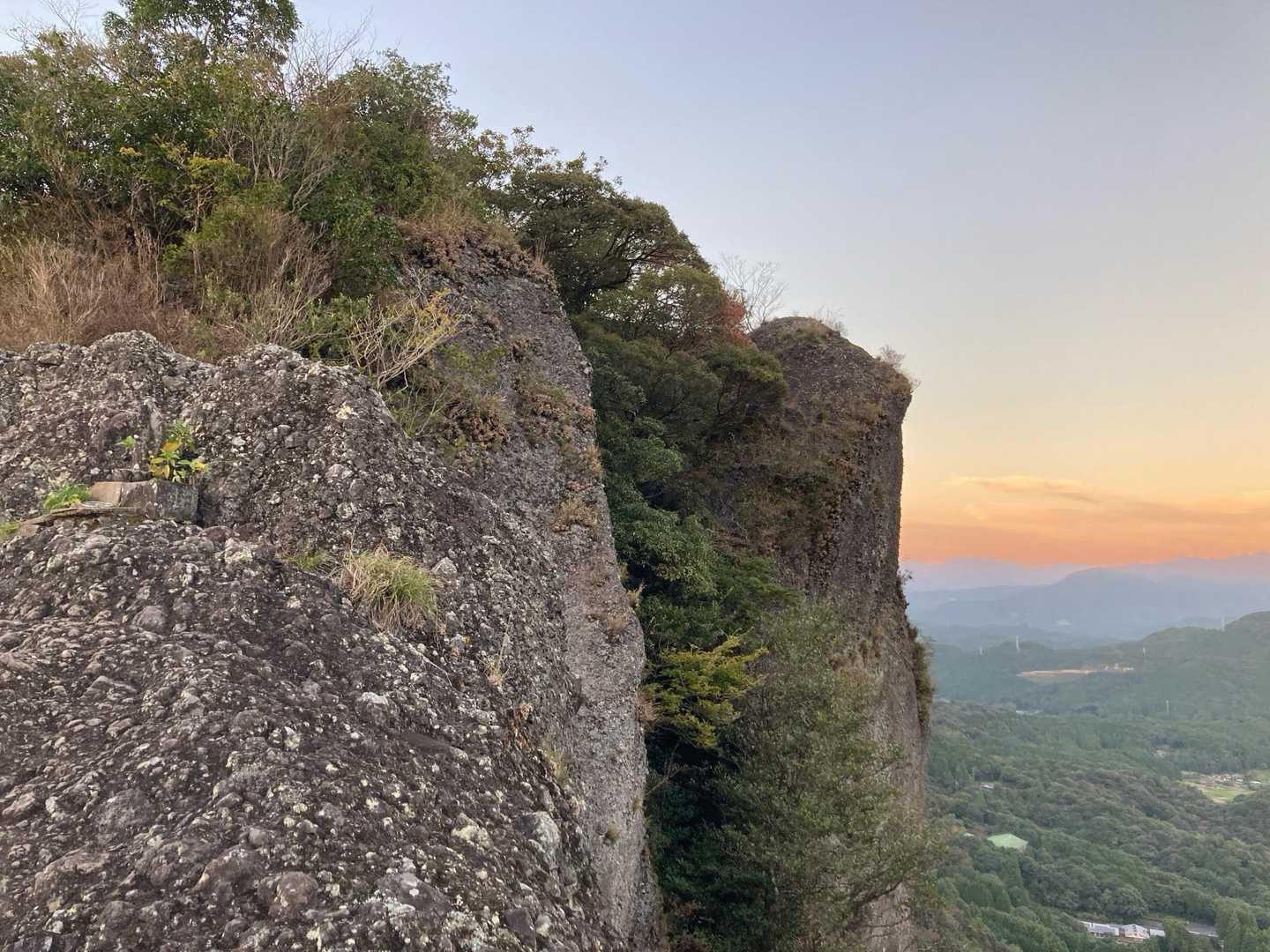 雌岩🪨
