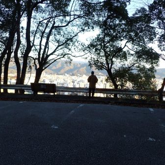 第2駐車場はいっぱいになるやろうから第二1駐車場から