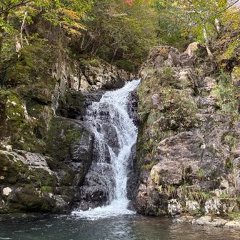 黒岩の滝　頑張ってくるほどでないかな