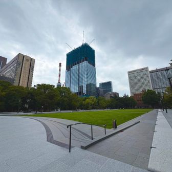 残念ながら噴水は工事中だった