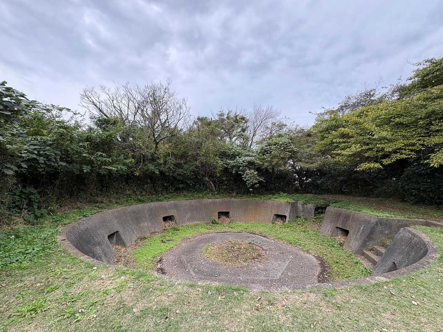 砲台跡
なかなかの大きさ