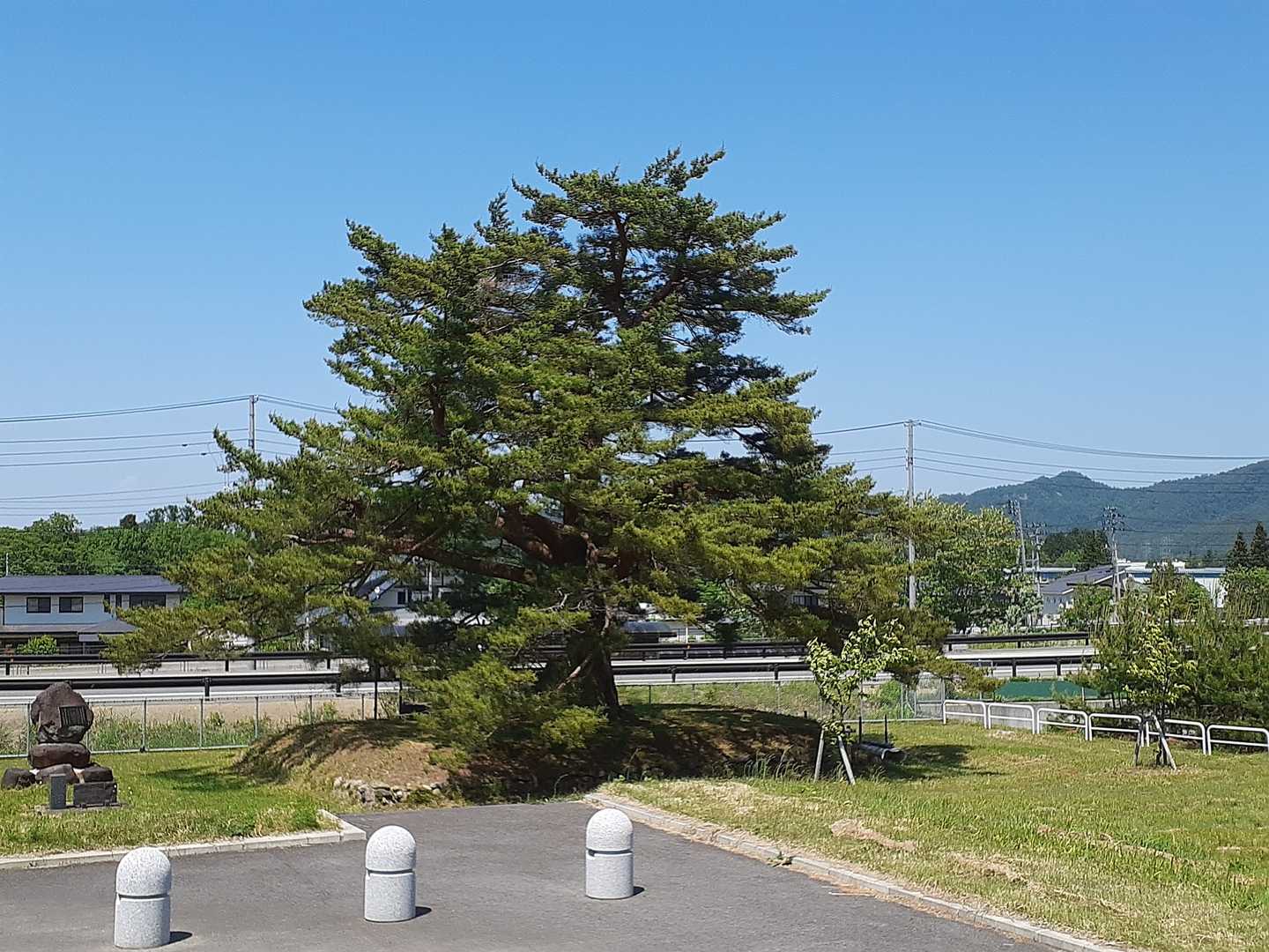 萬歳の松公園の駐車場に車を停めてスタート
駐車スペースが広いので助かります。