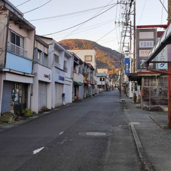 山北駅前のメインストリート。私が小学生の頃、遠足とかで来た頃より、寂れちゃいましたね。