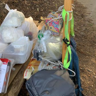 沢山の食材と大鍋！ご苦労様です😃