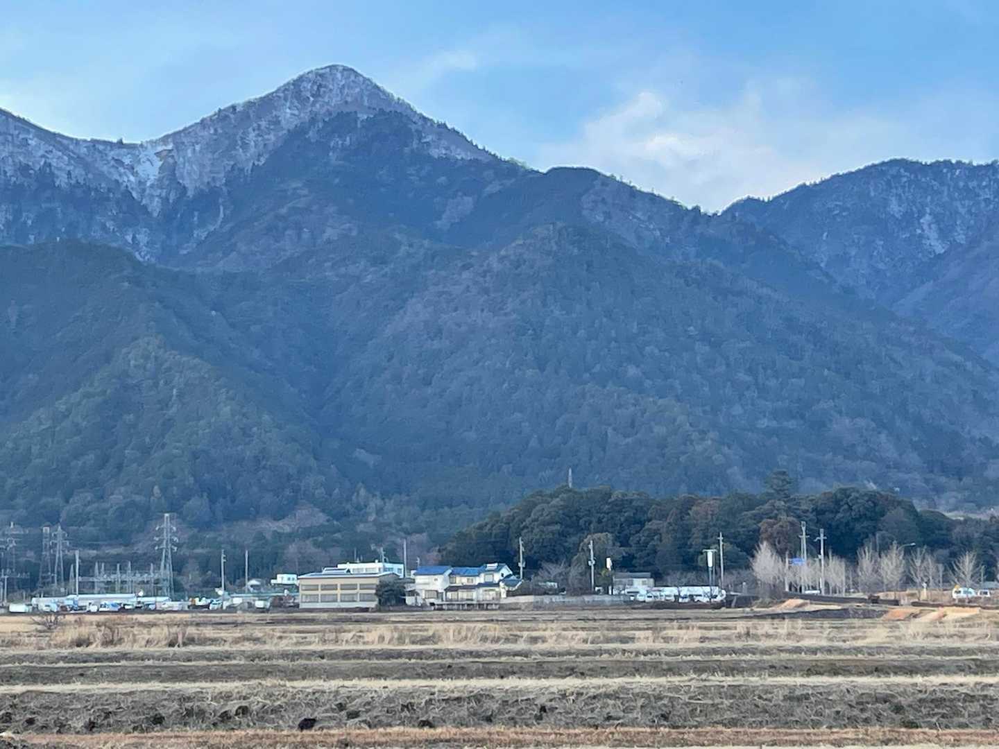 堂満岳はとんがってる。あの急登はかなりのもんです。
