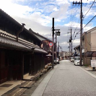 宇陀松山の街並み
左手前の家は吉野葛の商家です