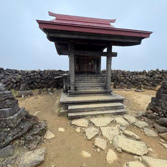 蔵王山神社　避難小屋も併設

安全登山🙏
