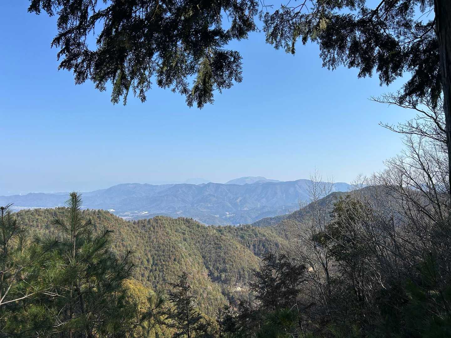 霊仙山に伊吹山
