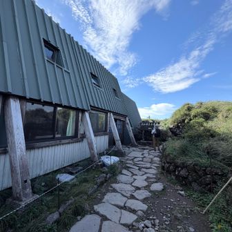 月山頂上小屋🛖花火大会には良き場所ですね🎆