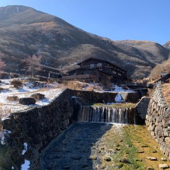 足の付け根をさすりながら。あれを越えて帰るんだな😭