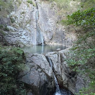 これが雄滝か