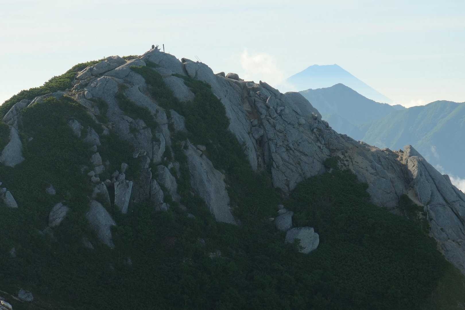 摩利支天
剣が刺さってるみたい
帰りに寄って行こう