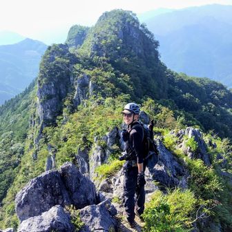 灼熱の太陽と目にしみる汗！

でも、運動熱はせーブされてる気がするし、
時おり吹く爽風でHPわずかに回復です

もすこし先、先