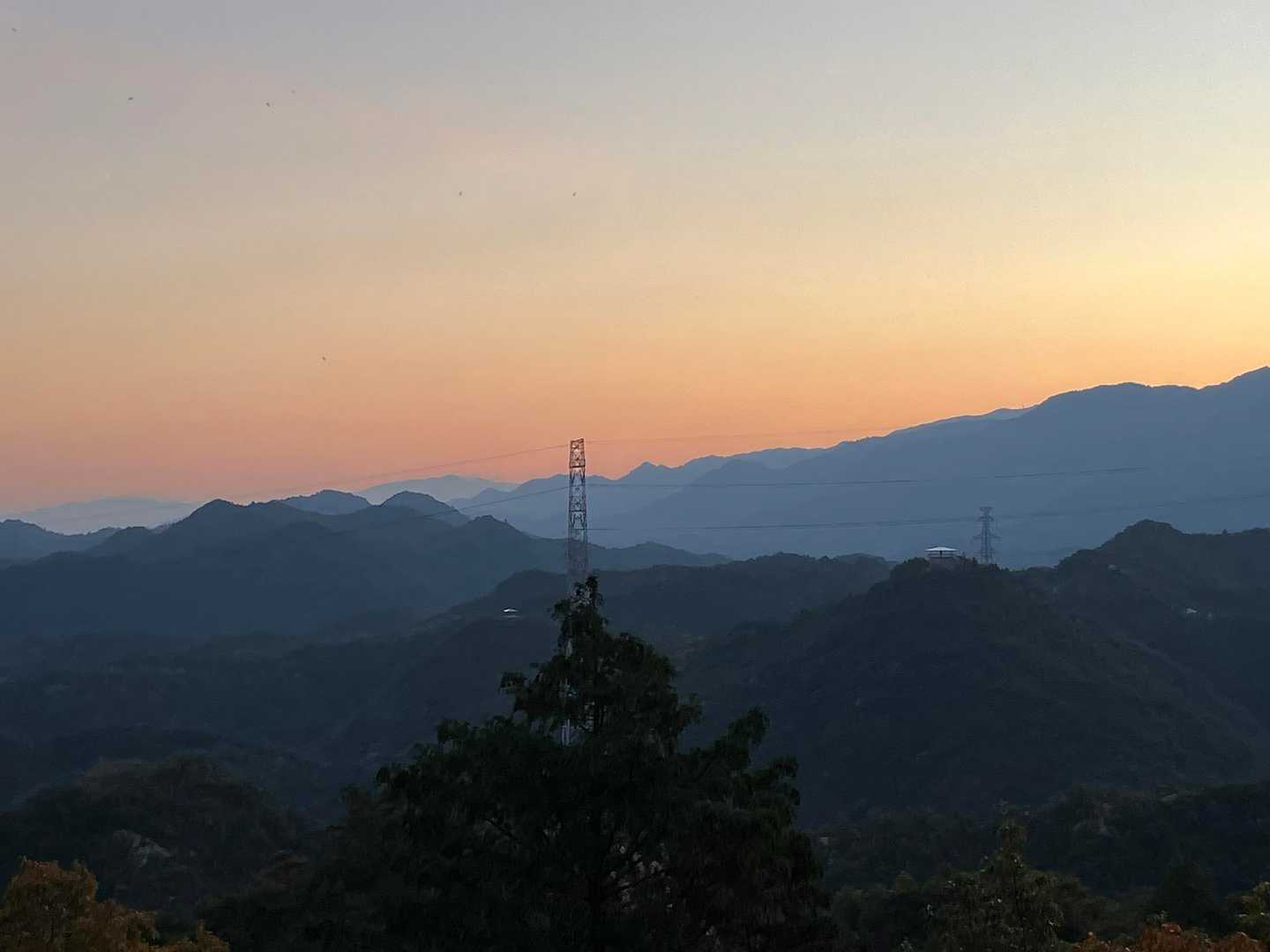 葛城嶺の夜明け
