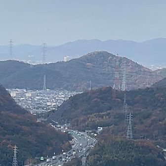 我がﾎｰﾑﾏｳﾝﾃﾝ御旅山（╹◡╹）
真ん中の道路は姫路バイパス。
