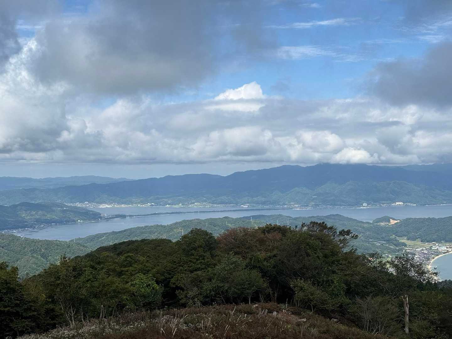 なんと〜天橋立が見える✨
こっちの方角から見たら天に架けられた橋には見えない