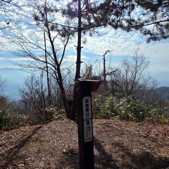 東温市街や東温アルプスが見渡せる