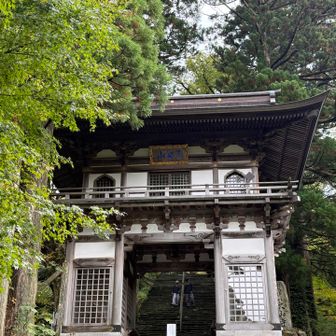山門もまた趣がある