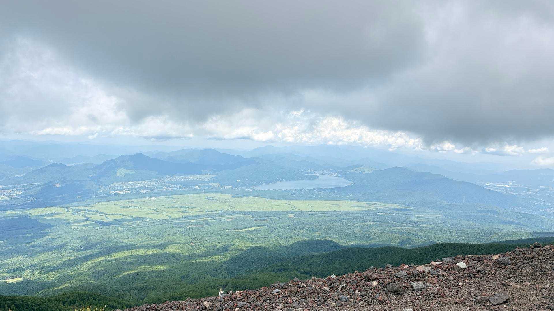 経ヶ岳（吉田口） | 日蓮上人が富士山を登拝した際、法華経を埋めた五合五勺の支峰の写真