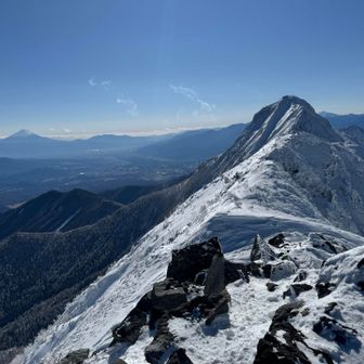 また来ますー‼️
この杣添尾根からの景色は、
ほんっとに最高〜✨

ってまだ、私にはこの急斜面を無事に降るという大ミッションがあるんだった、、、