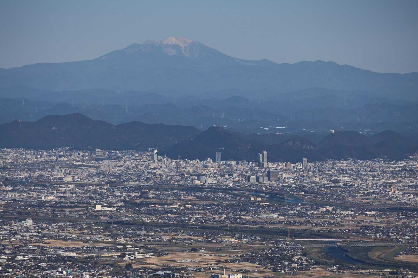 金華山と百々ヶ峰と御嶽山