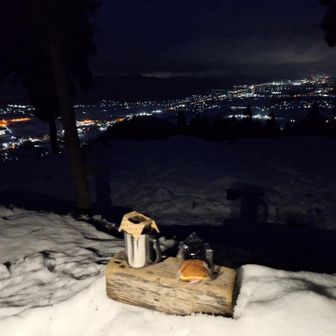 そして地元六日町から広がる景色や家も見える中、31日の〆の朝のコーヒー☕