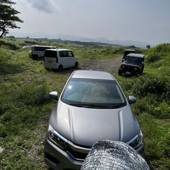 1番水駐車場🅿️
にぃ
してもスタートが遅すぎるよね😝
ホームマウンテン⛰️なので　自宅から1時間で来ますが…
土石流みたいな被害の後なので
止め場所が荒れてます